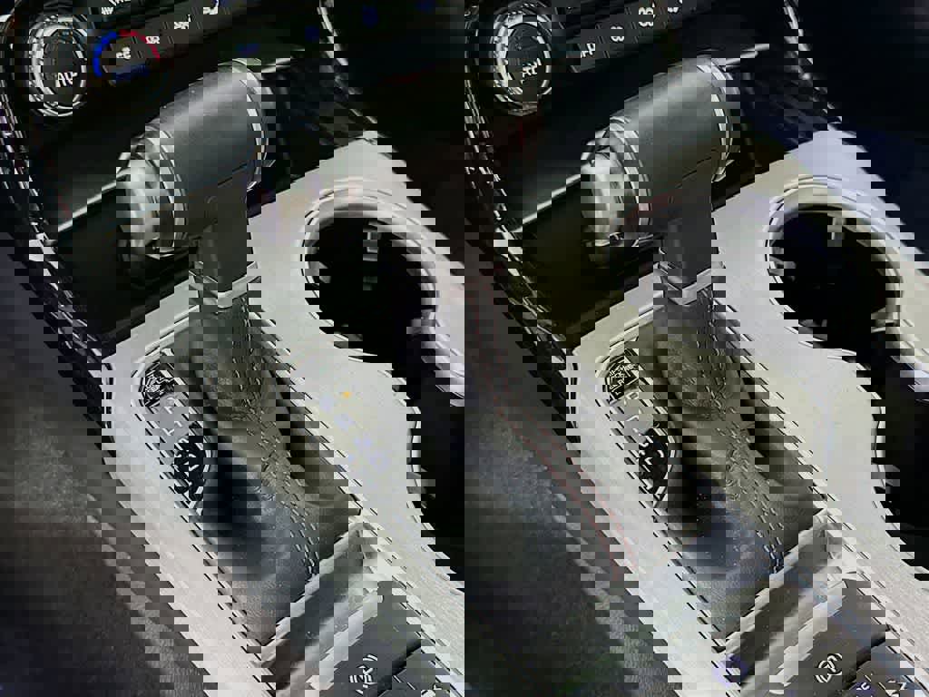 Used 2018 Kia Stinger GT1 image 19