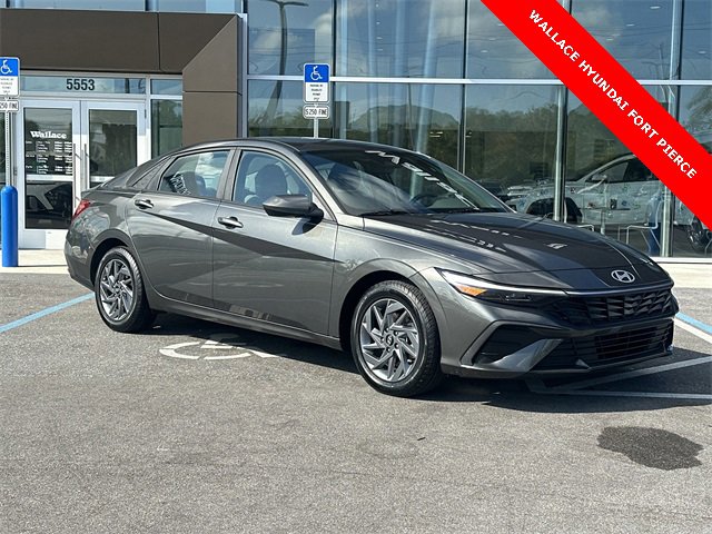 Used 2024 Hyundai Elantra SEL image 4