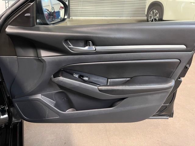 Used 2023 Nissan Altima 2.5 SV image 11