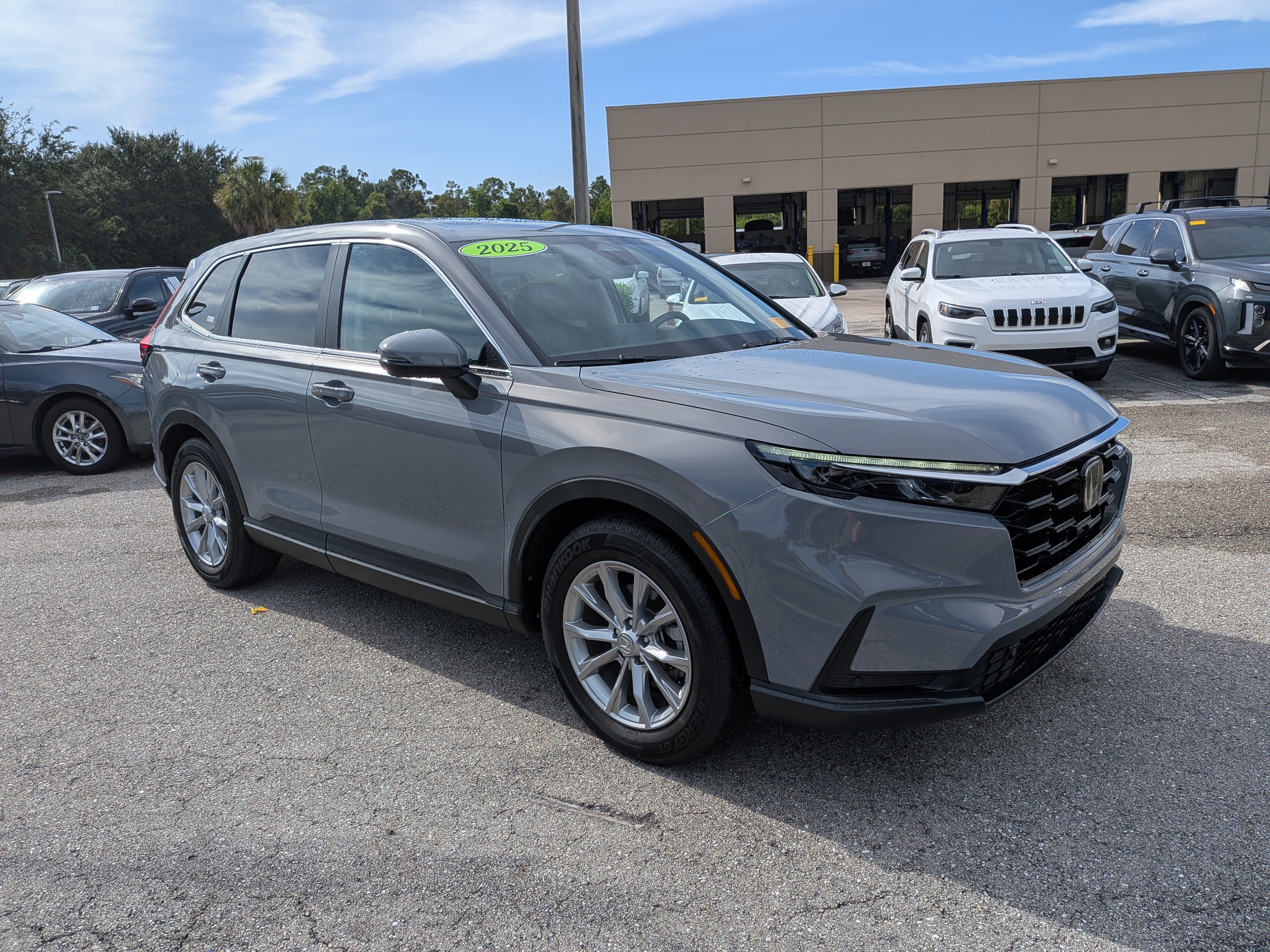 Used 2025 Honda CR-V EX-L image 1