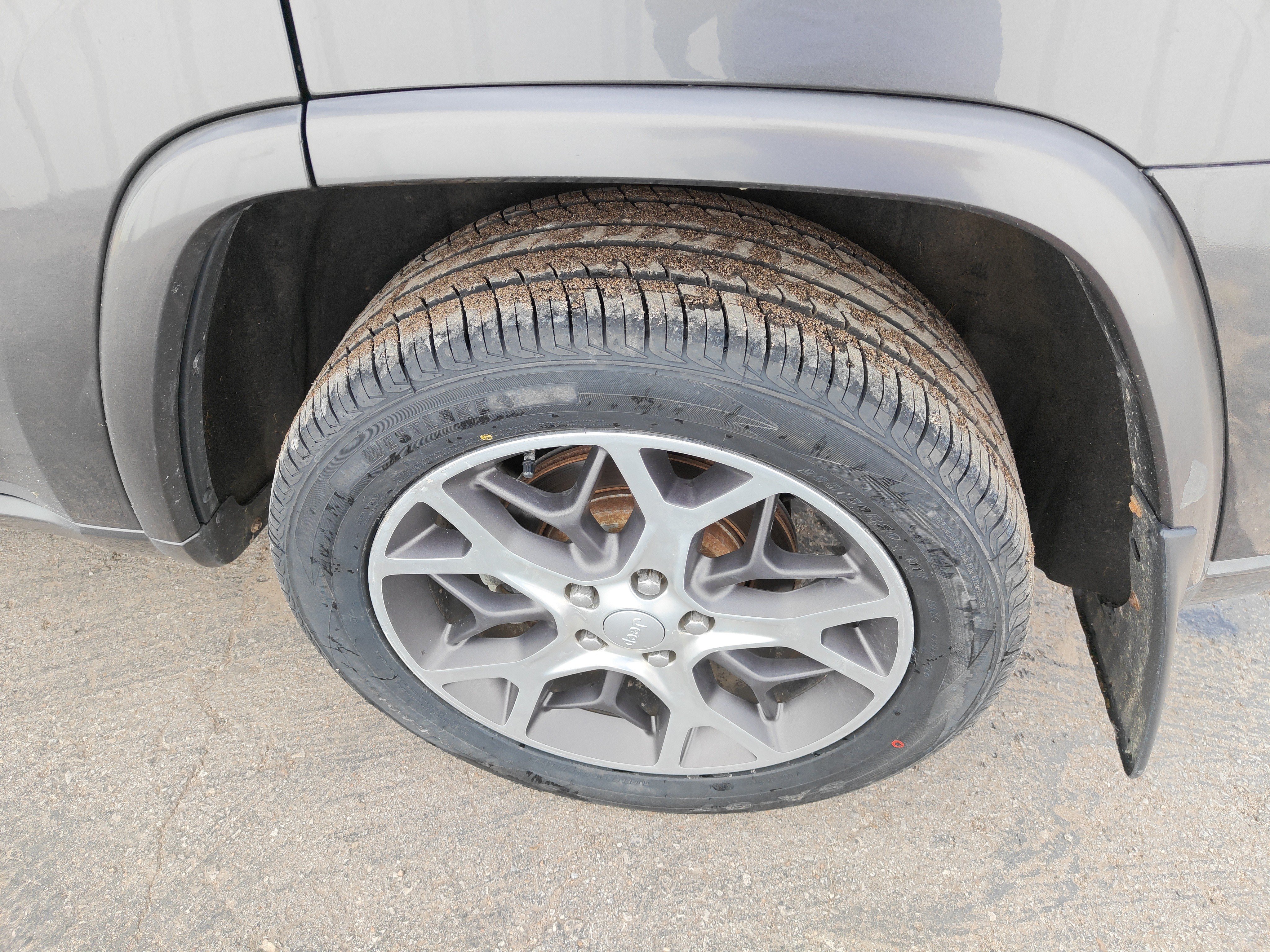 Used 2018 Jeep Grand Cherokee Limited AWD/4WD image 12
