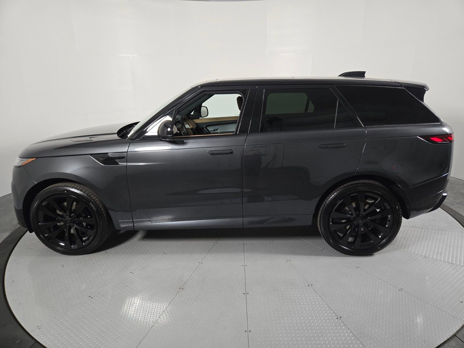 New 2026 Land Rover Range Rover Sport Dynamic SE AWD/4WD image 34
