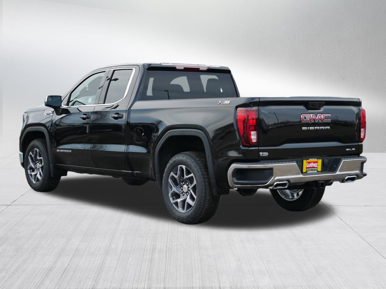 New 2026 GMC Sierra 1500 SLE w/ X31 Off-Road Package image 3