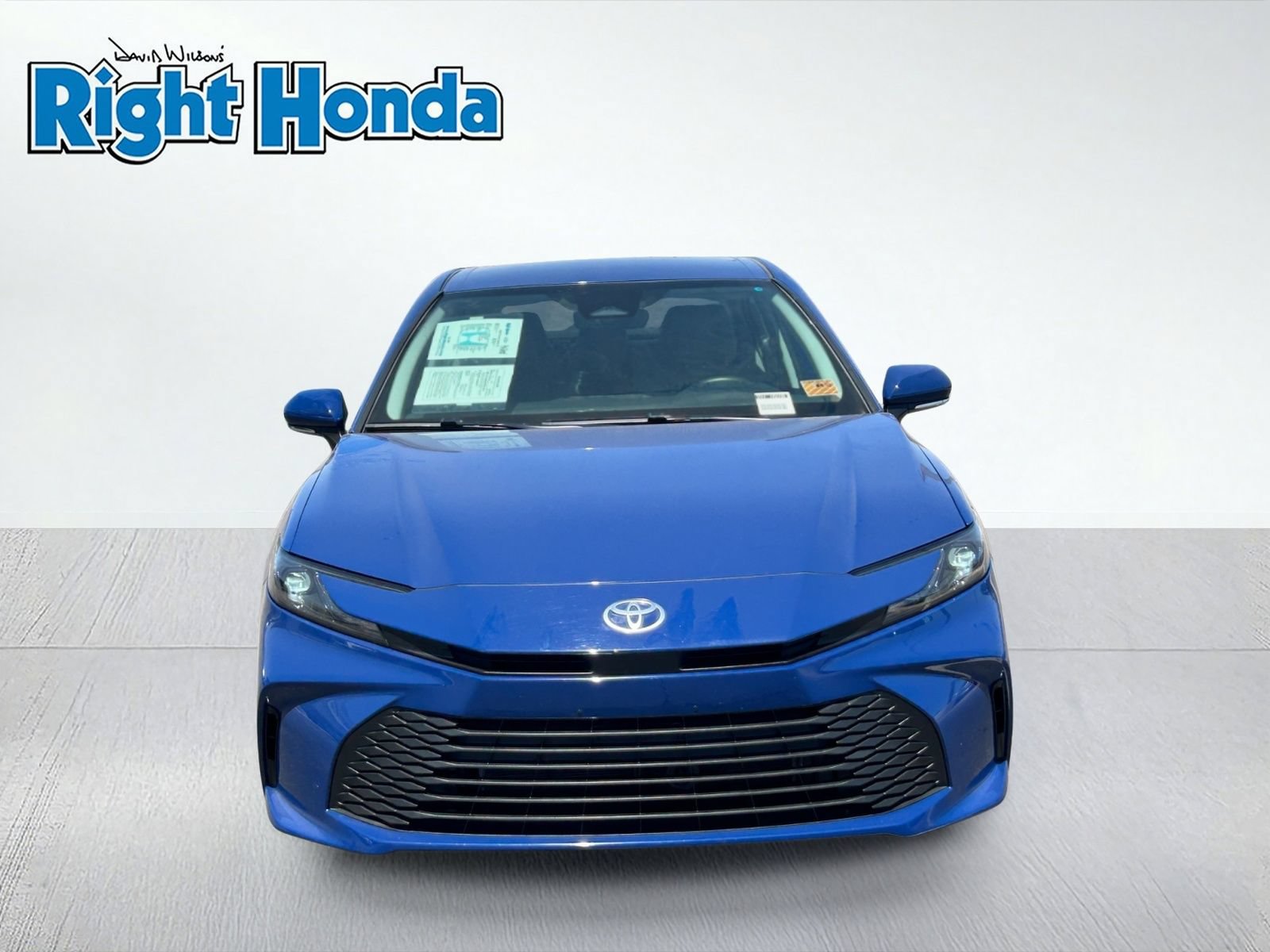 Used 2025 Toyota Camry LE w/ Convenience Package FWD image 9