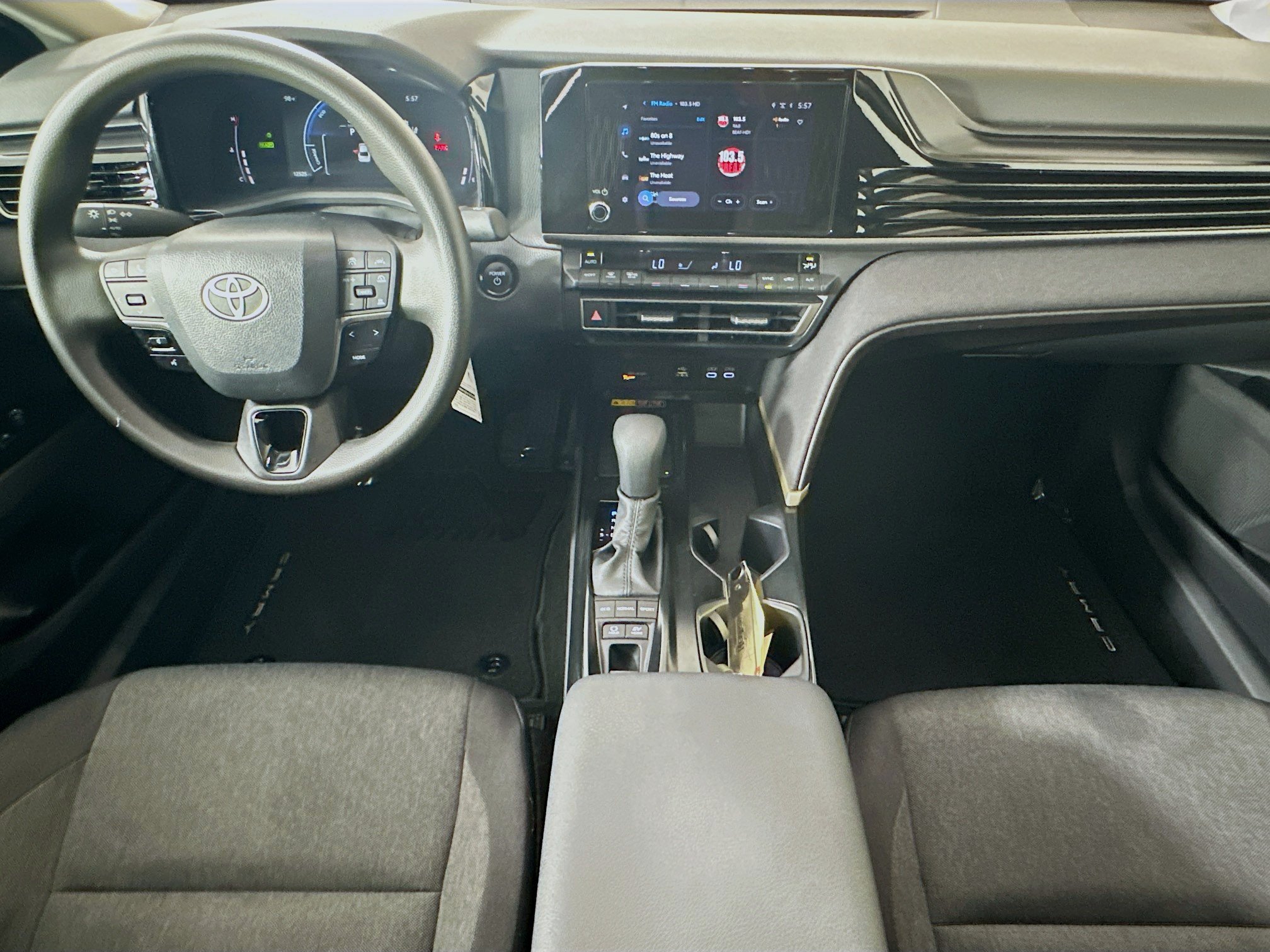 Used 2025 Toyota Camry LE w/ Convenience Package FWD image 27