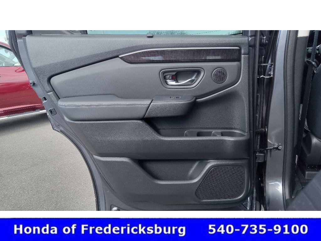 Certified 2025 Honda Pilot Elite image 34