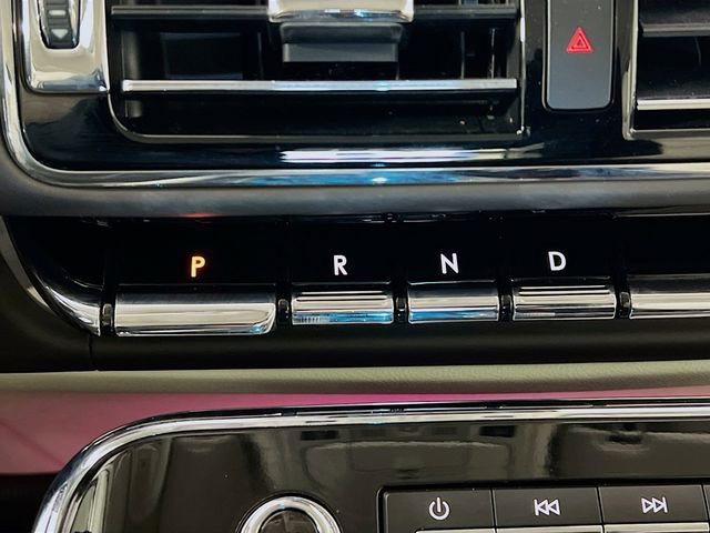 Used 2020 Lincoln Navigator Black Label w/ Cargo Convenience Package image 23