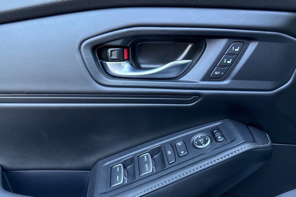 Certified 2025 Honda Accord Sport image 5