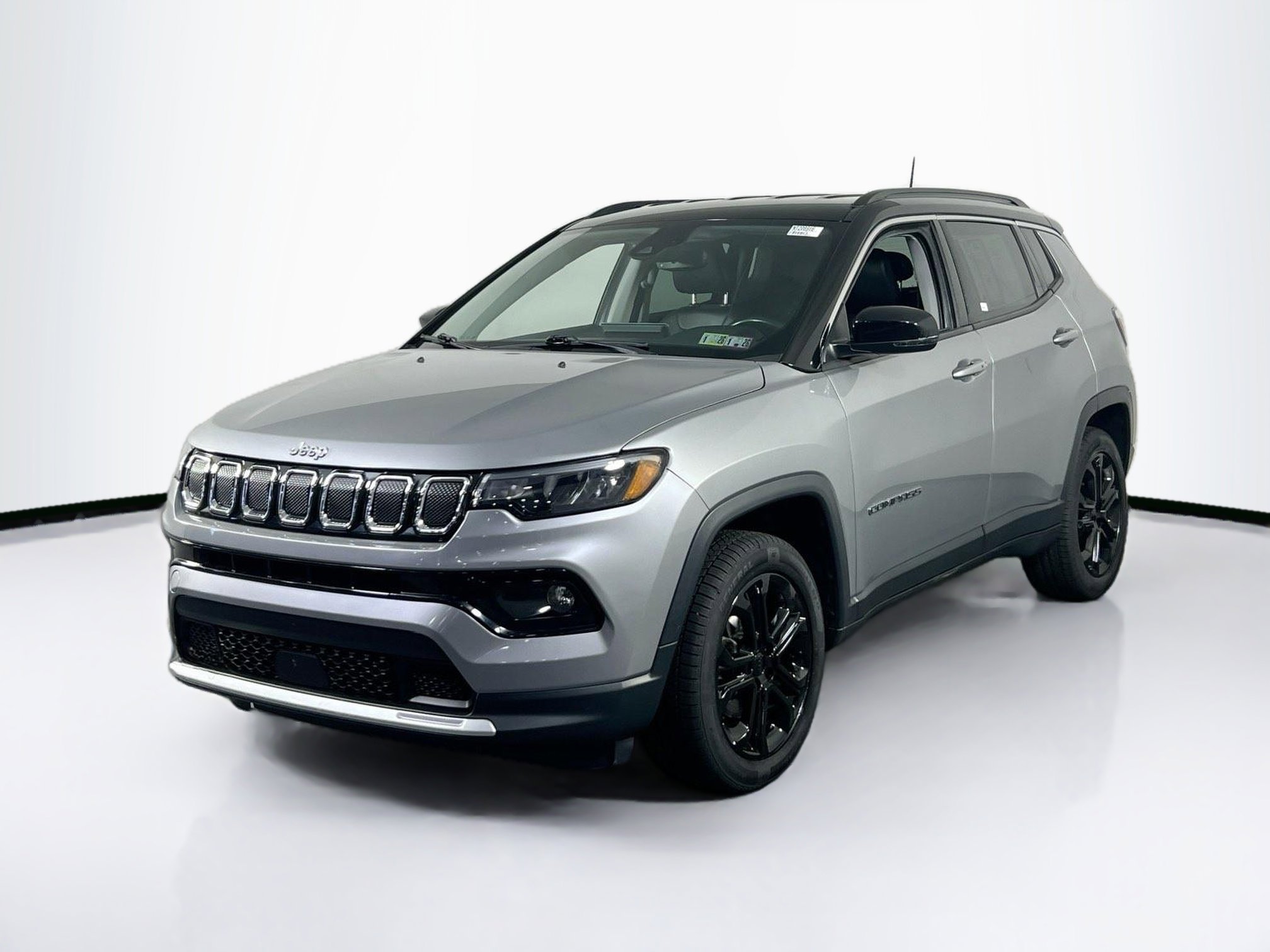 Used 2022 Jeep Compass Limited image 1
