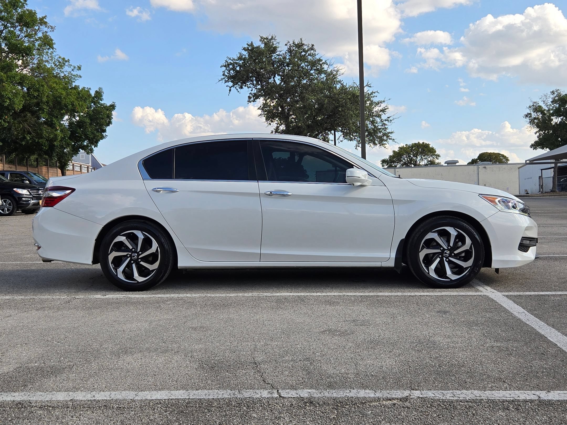 Used 2017 Honda Accord EX-L video 2