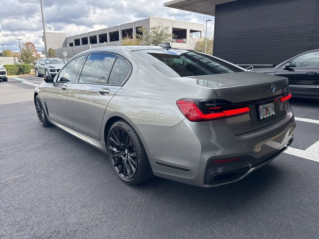 Used 2022 BMW 740i w/ M Sport Package image 3