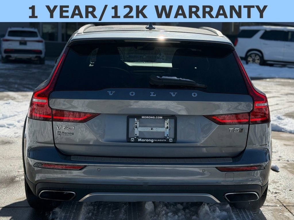 Used 2021 Volvo V60 T5 Cross Country image 13