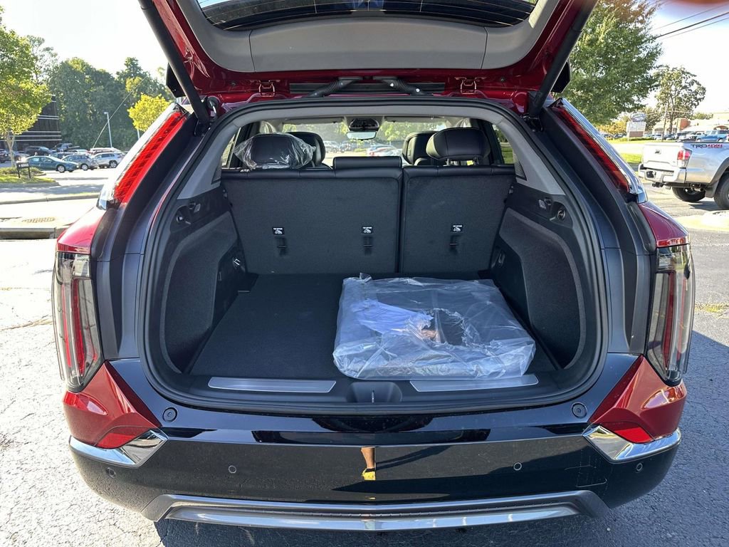 New 2025 Cadillac Optiq Sport 1 image 12