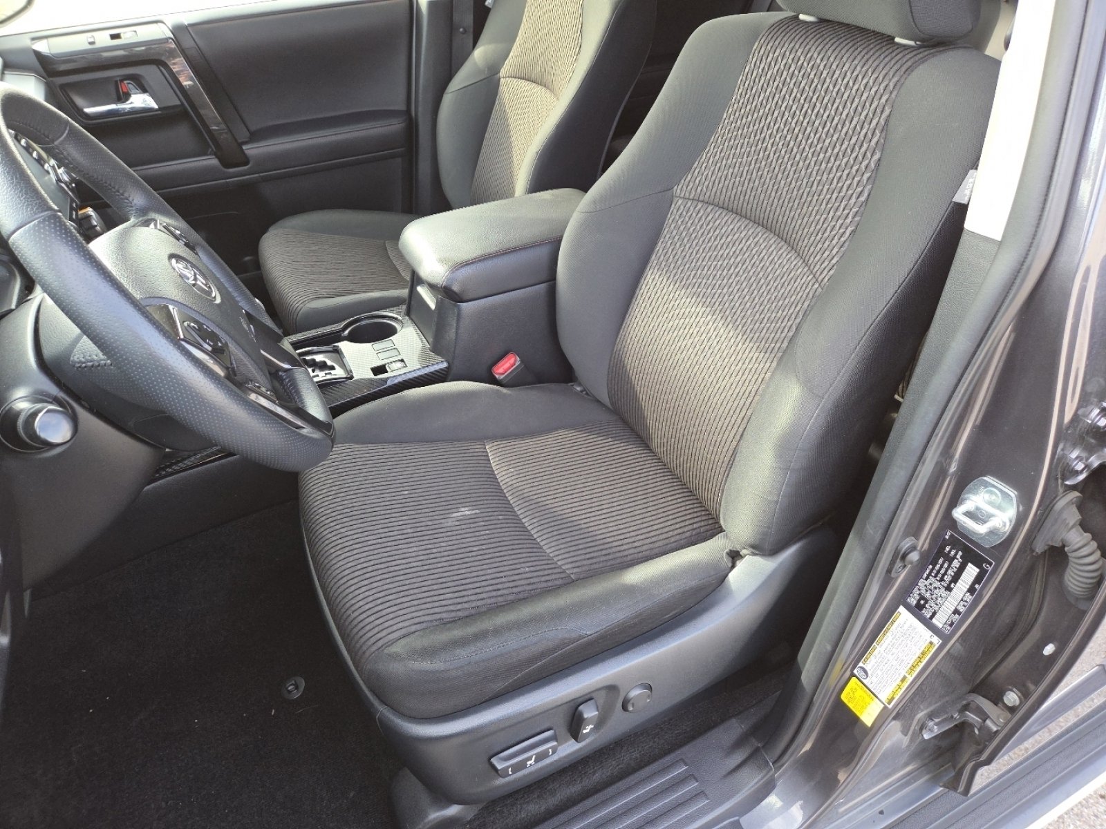 Used 2022 Toyota 4Runner TRD Off-Road image 9