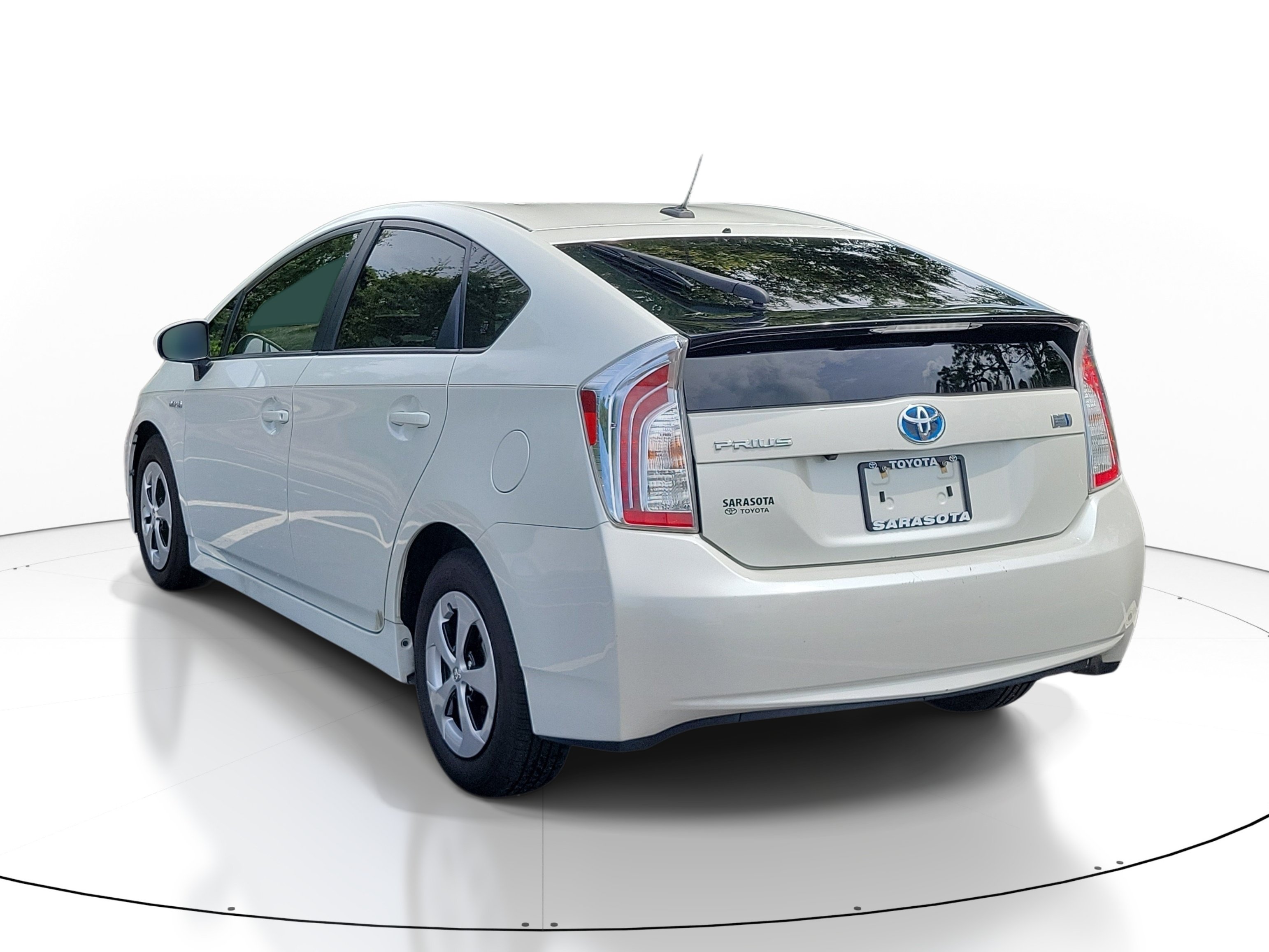 Used 2015 Toyota Prius Four FWD image 4