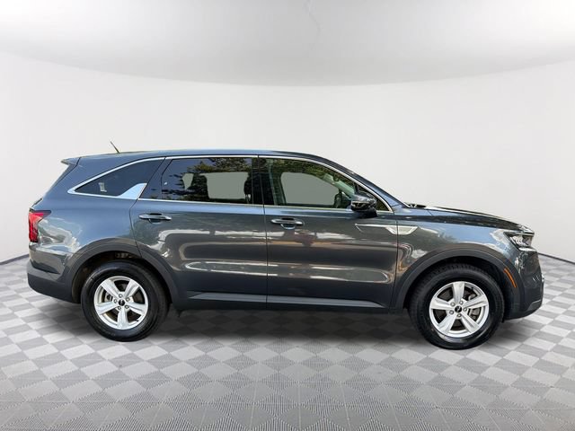 Used 2023 Kia Sorento LX FWD image 4