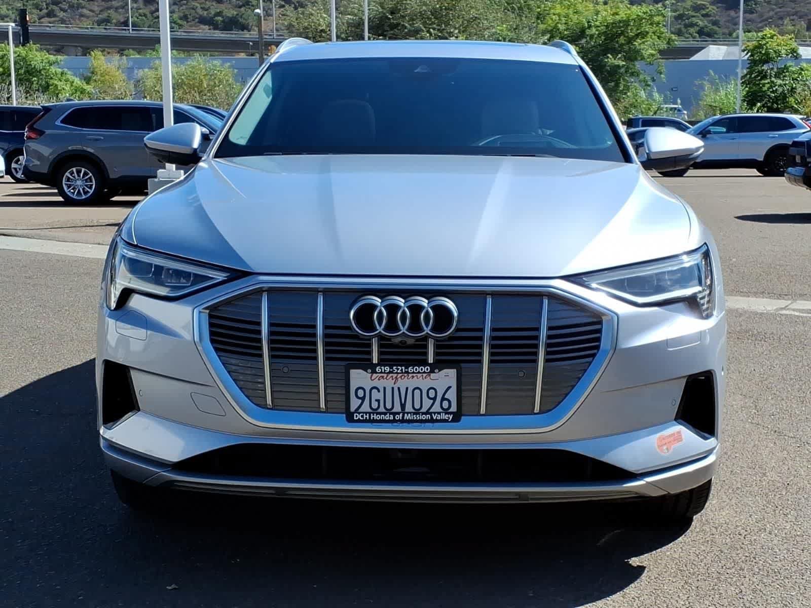 Used 2019 Audi e-tron Prestige w/ Prestige Package AWD/4WD video 2