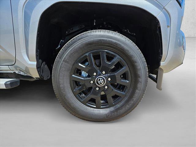 Used 2025 Toyota Tacoma SR5 AWD/4WD image 21