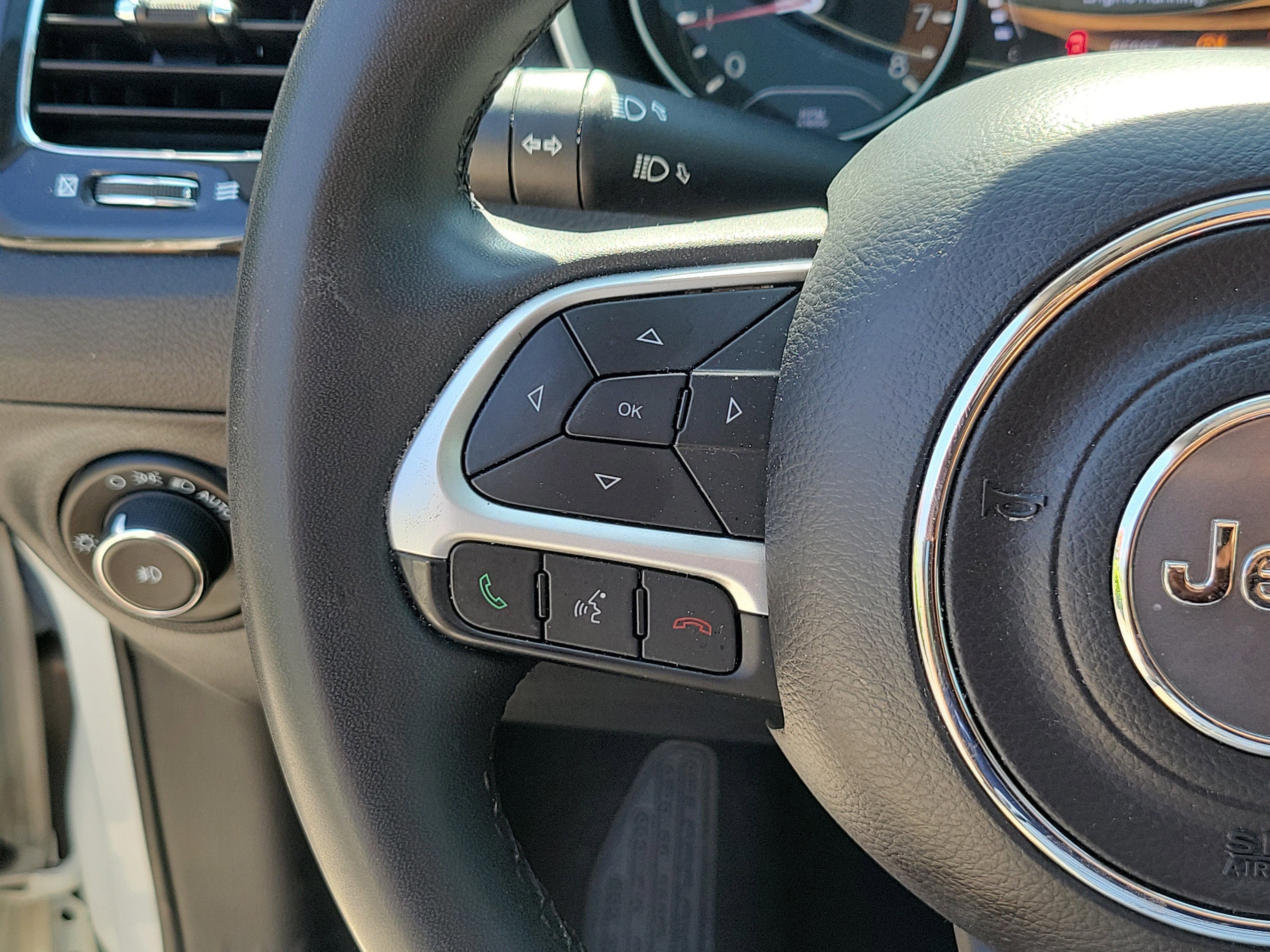 Used 2021 Jeep Compass Latitude w/ Sun and Sound Group image 28