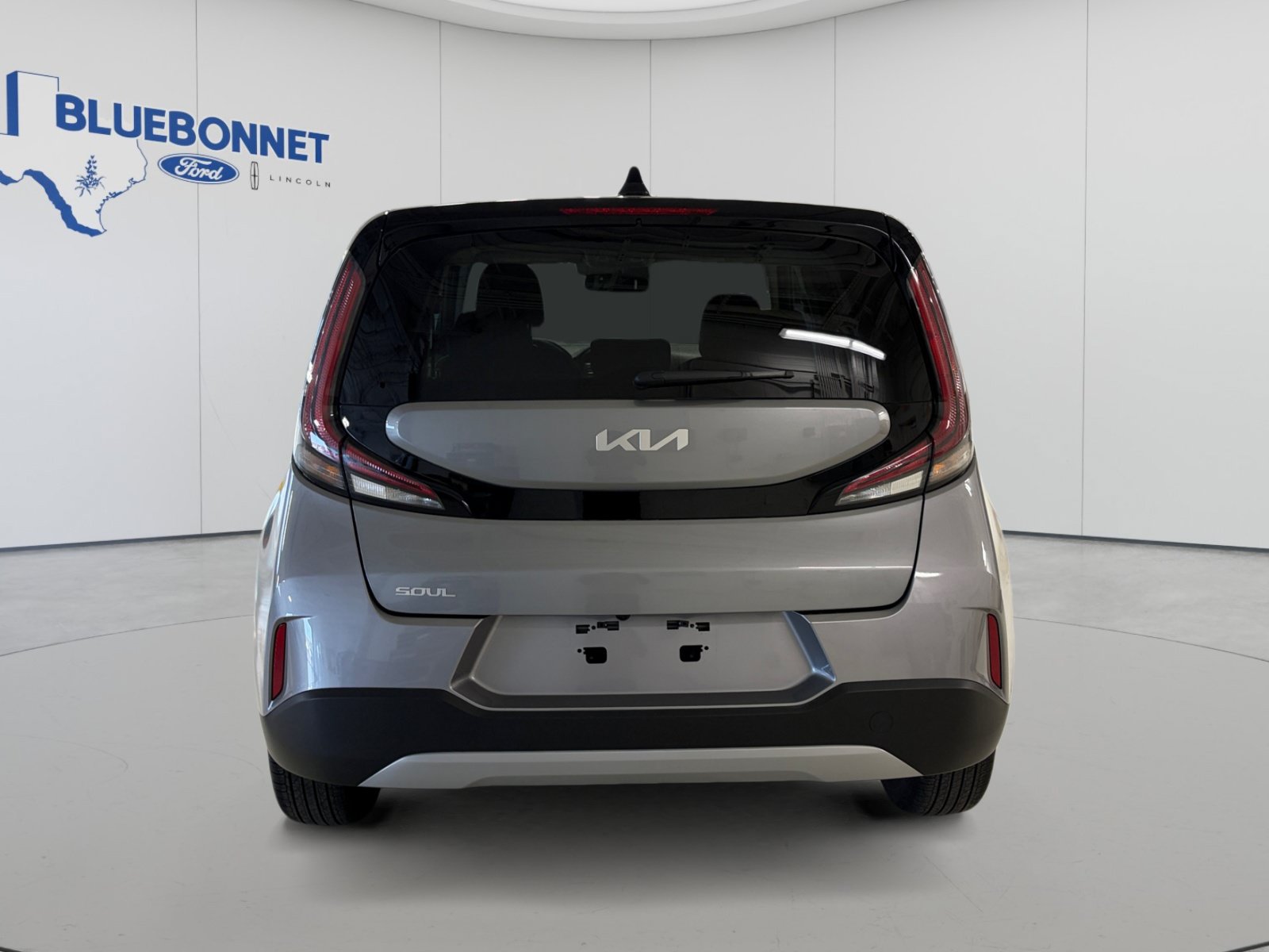 Used 2025 Kia Soul LX w/ LX Technology Package FWD image 6