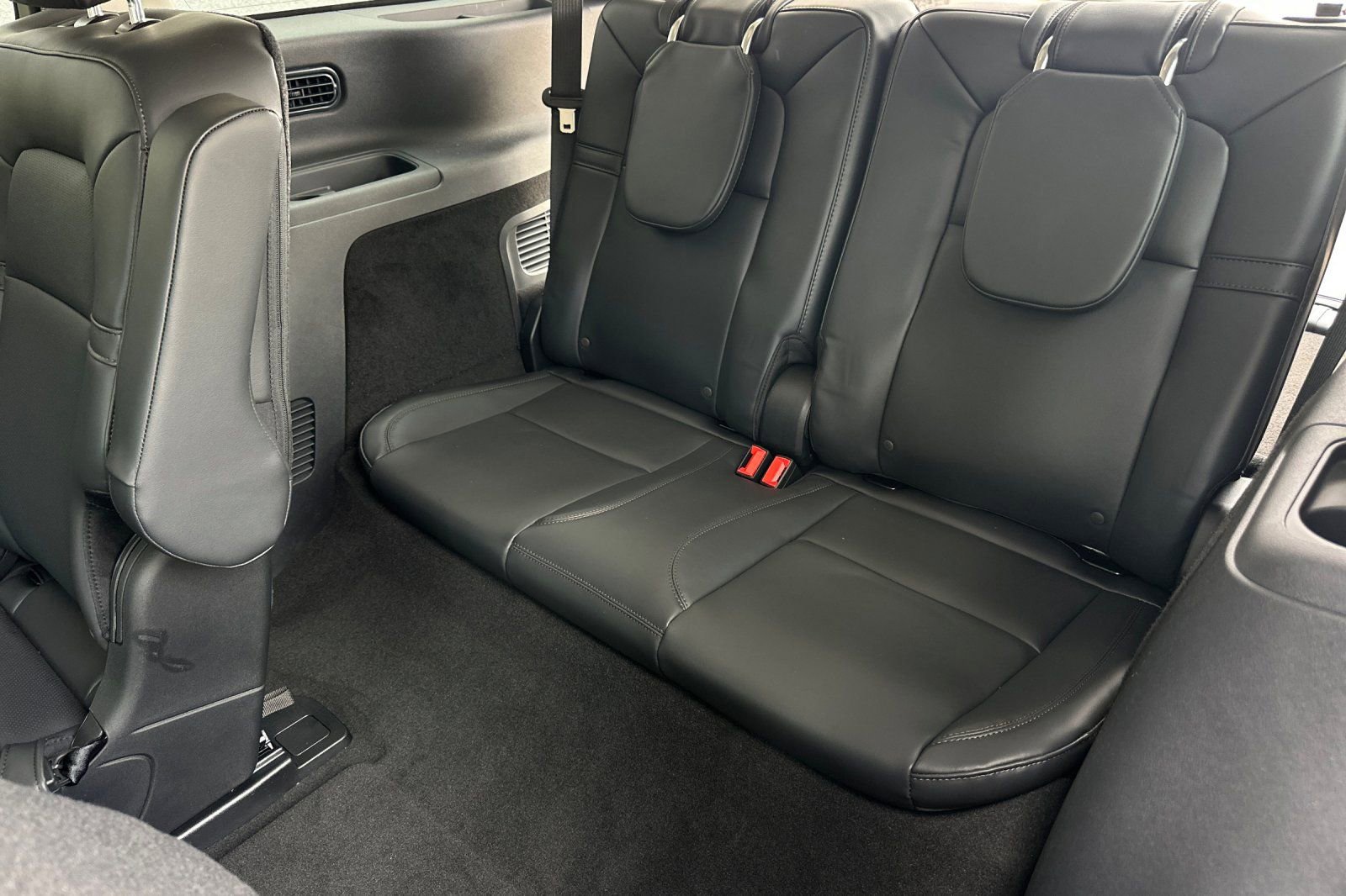 New 2026 Lincoln Aviator 2WD w/ Jet Appearance Package image 14