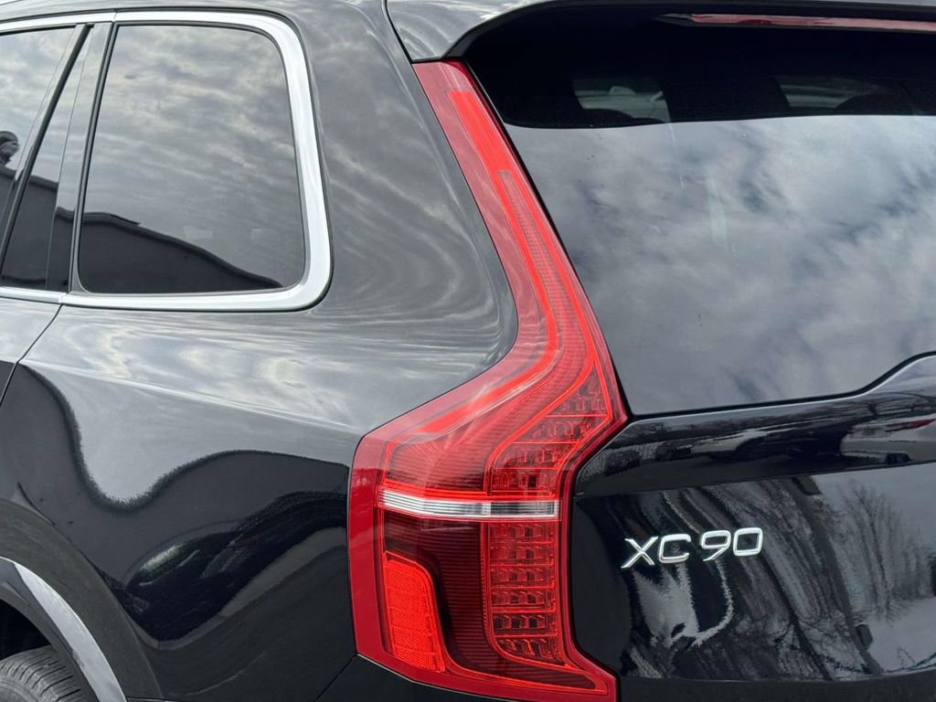 Certified 2023 Volvo XC90 B5 Core w/ Climate Package image 11