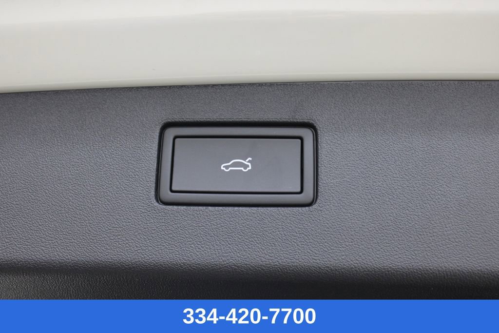 New 2026 Volkswagen Tiguan SE R-Line image 29