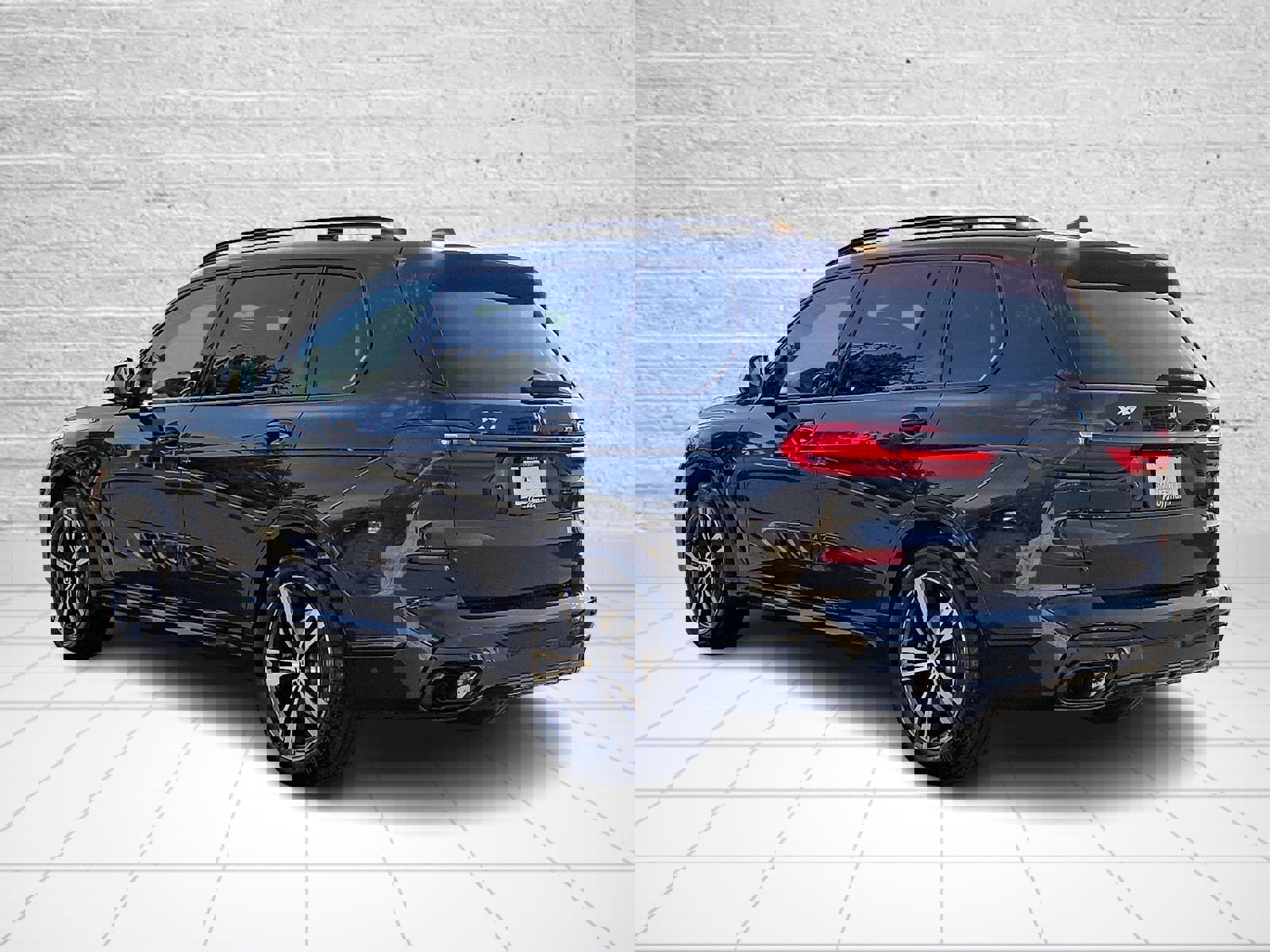 Used 2022 BMW X7 xDrive40i w/ M Sport Package image 4