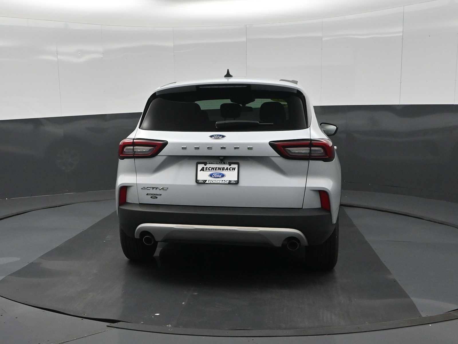 Certified 2025 Ford Escape Active w/ Cold Weather Package FWD image 8