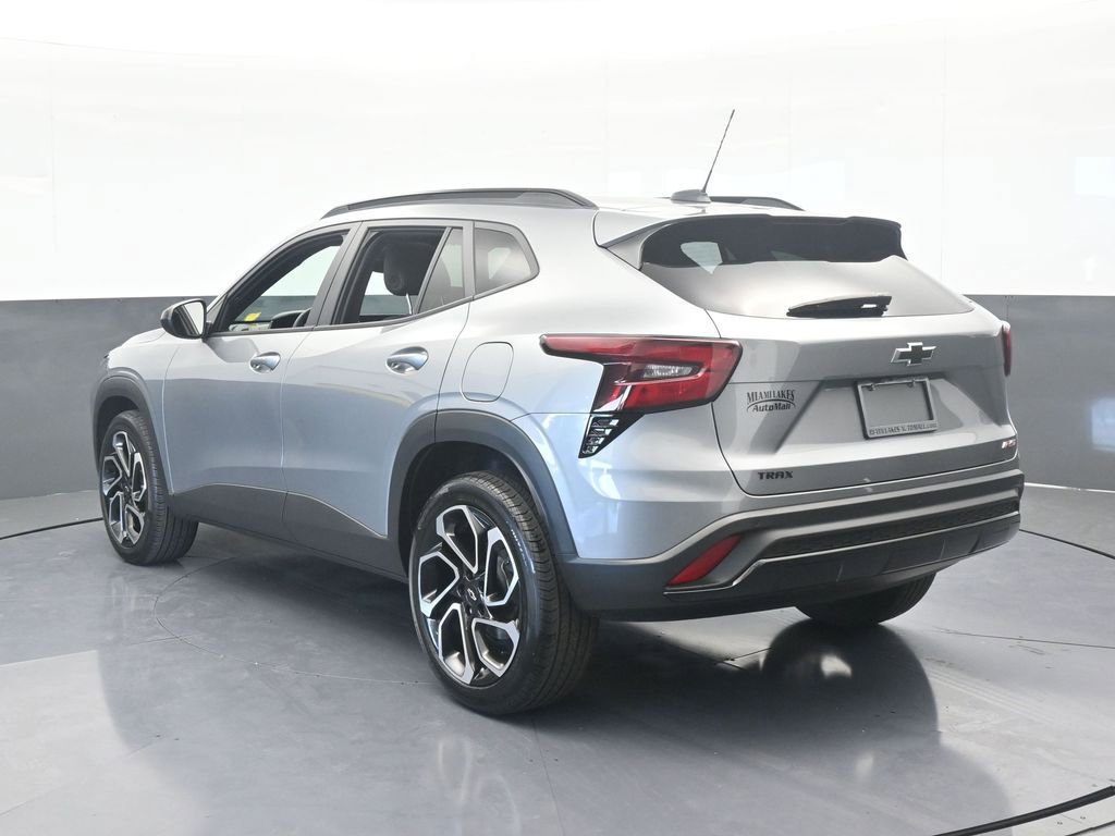 Used 2024 Chevrolet Trax RS w/ Sunroof Package image 4