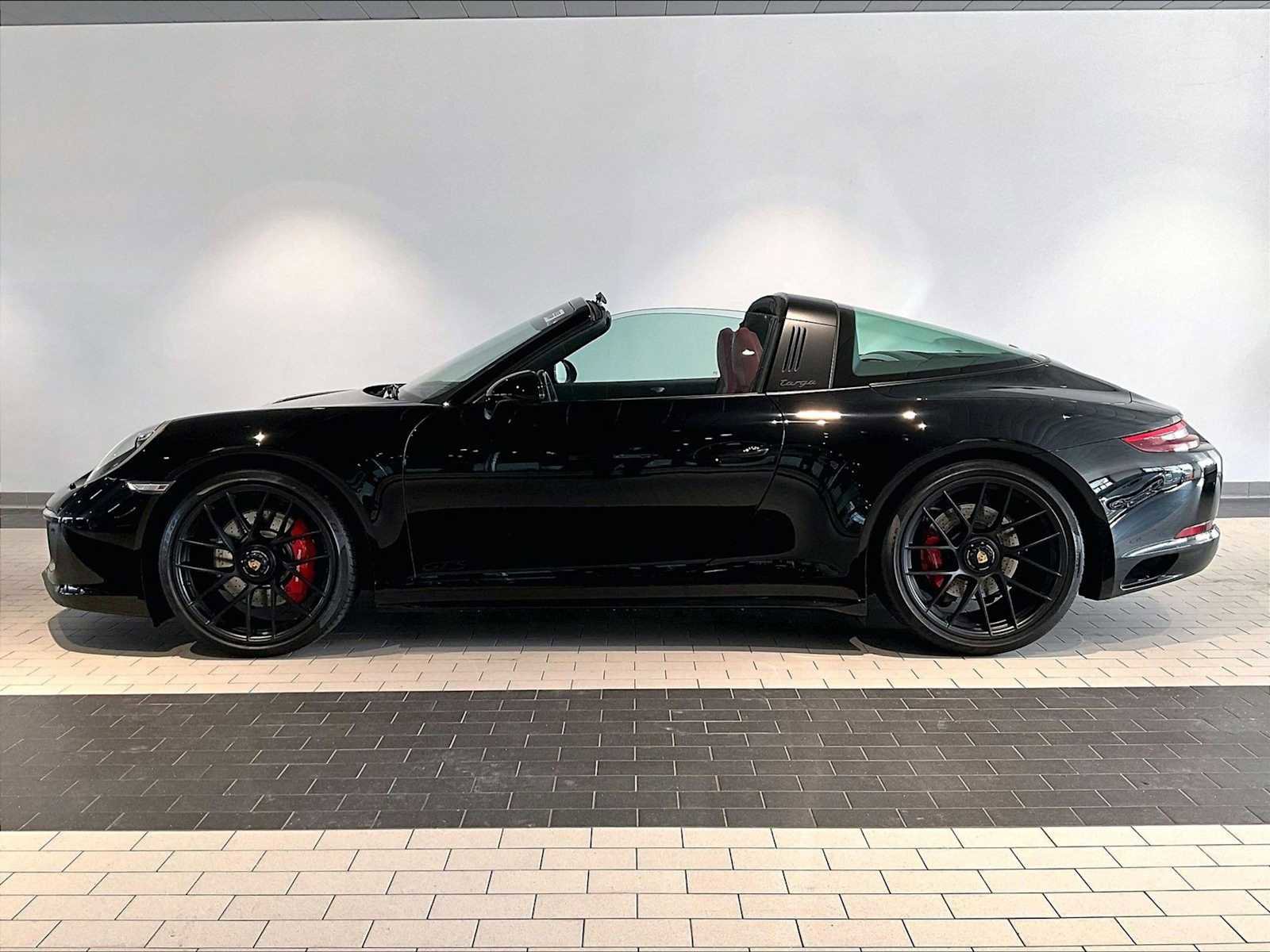 Used 2018 Porsche 911 Targa 4 GTS image 2