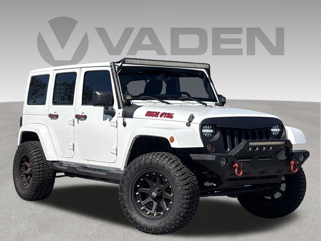 Used 2014 Jeep Wrangler Unlimited Sahara w/ Max Tow Package AWD/4WD image 3