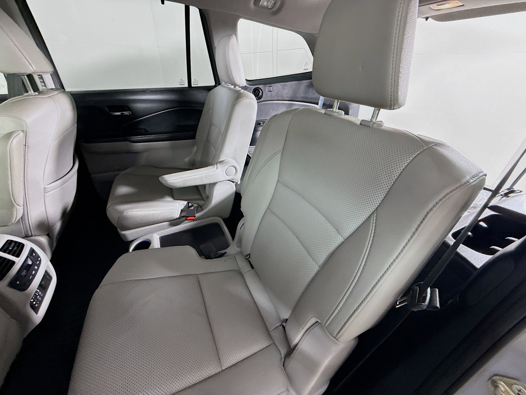 Used 2017 Honda Pilot Elite image 30