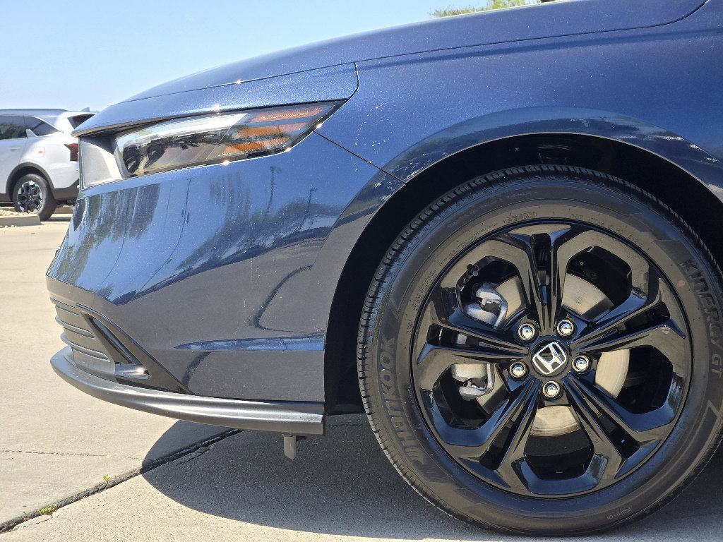 Used 2025 Honda Accord SE image 14