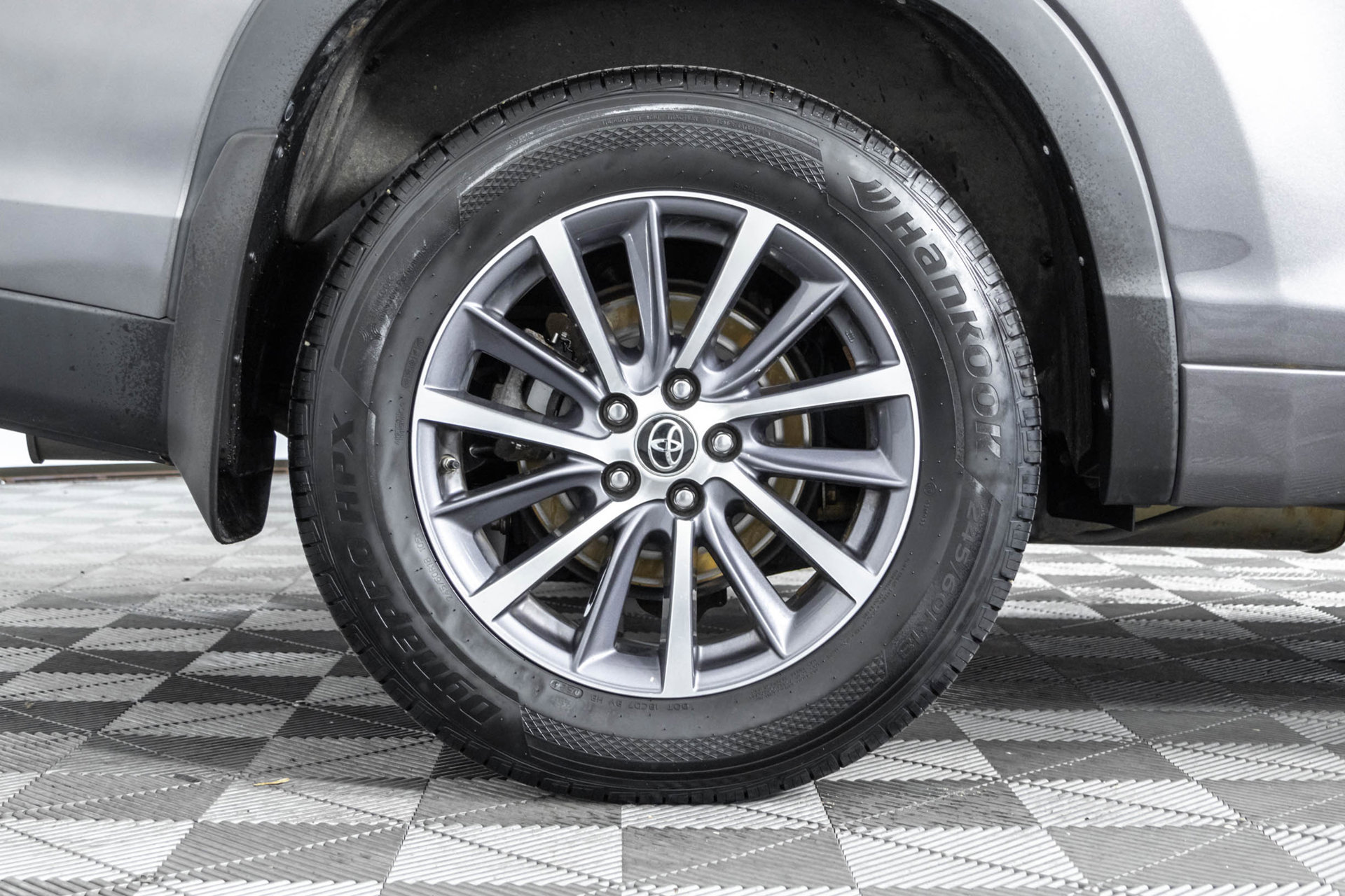 Used 2018 Toyota Highlander XLE AWD/4WD image 48