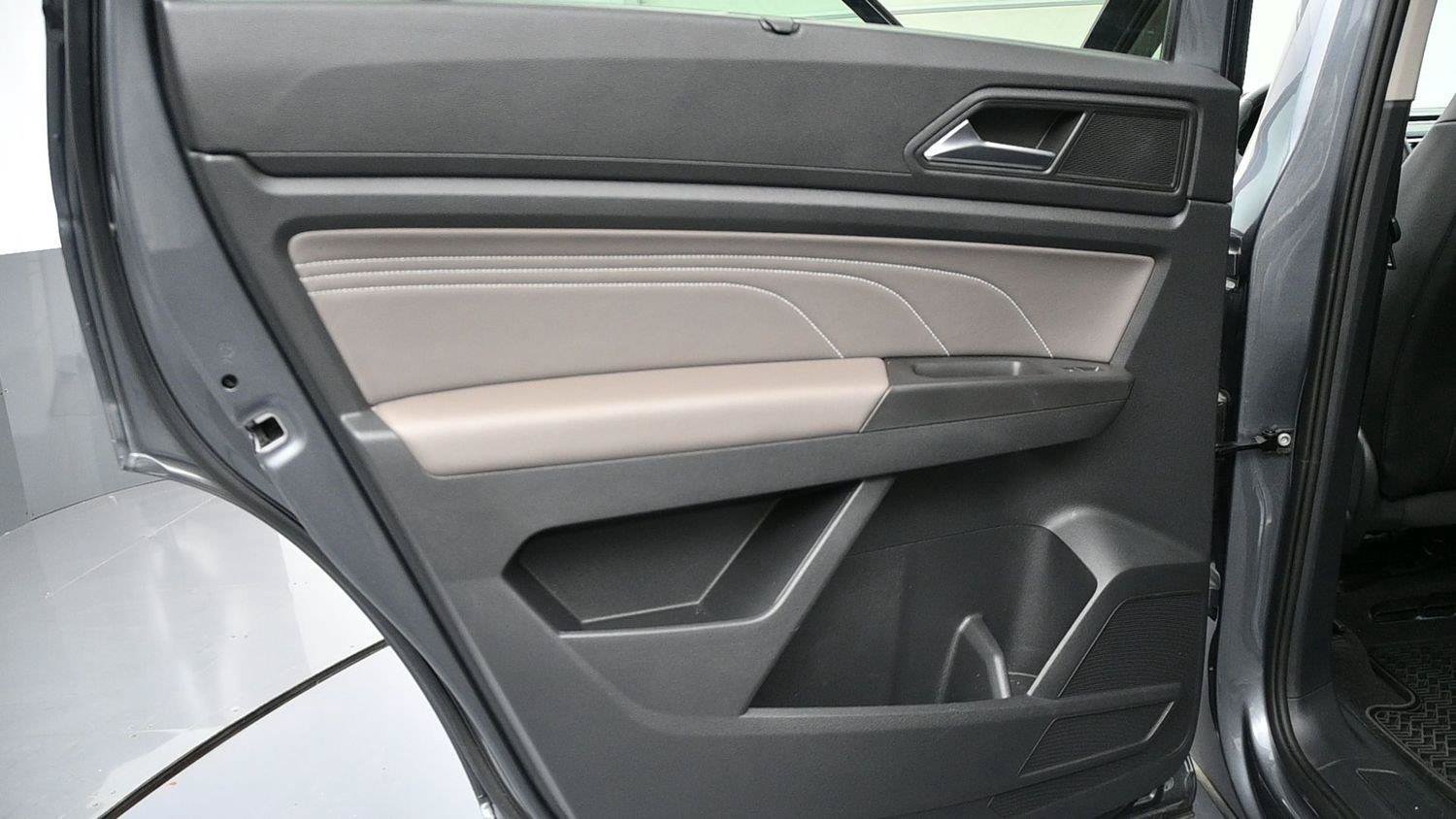 Certified 2023 Volkswagen Atlas SE w/ Panoramic Sunroof Package AWD/4WD image 10