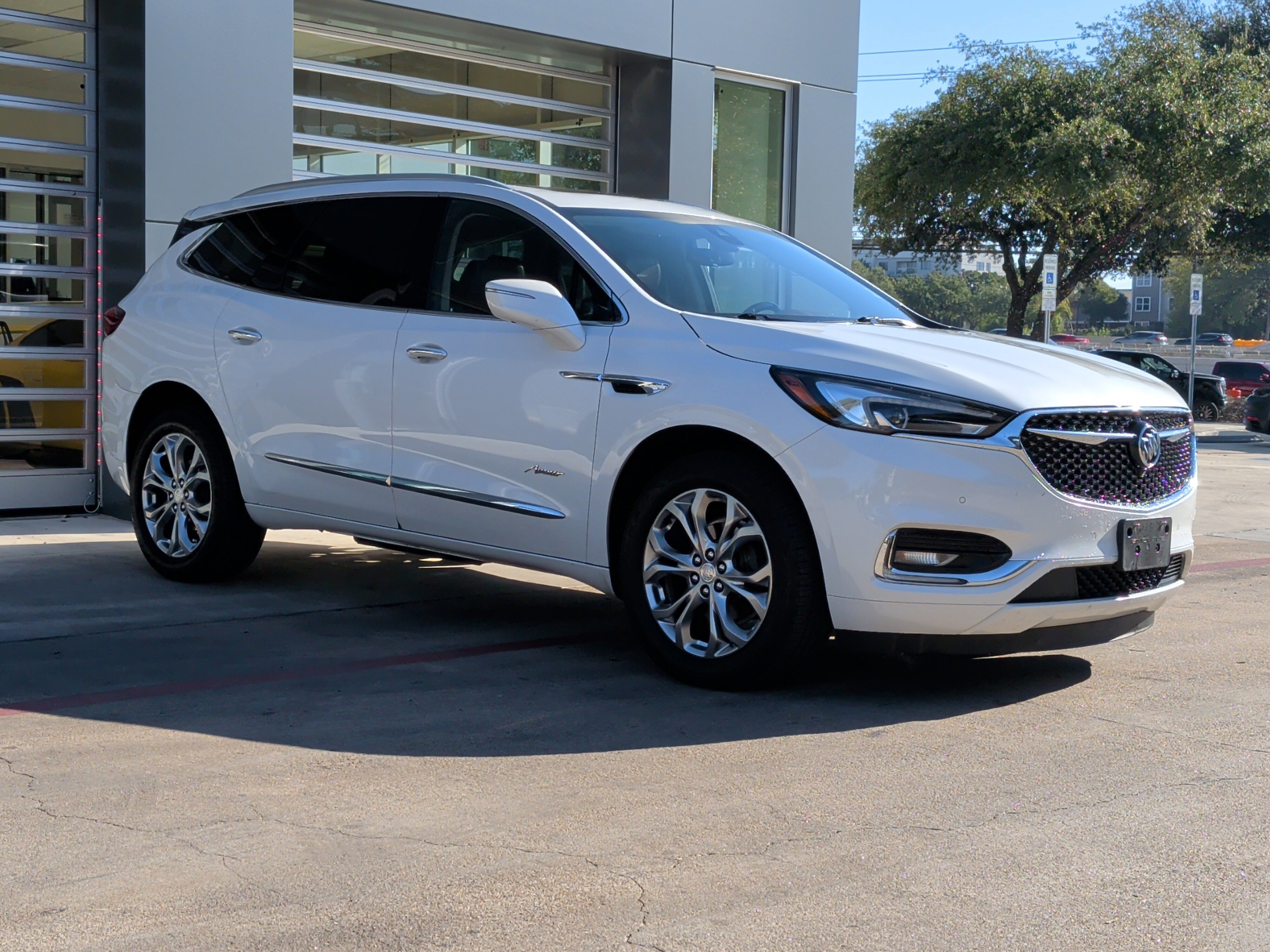 Used 2020 Buick Enclave Avenir w/ Avenir Technology Package image 2