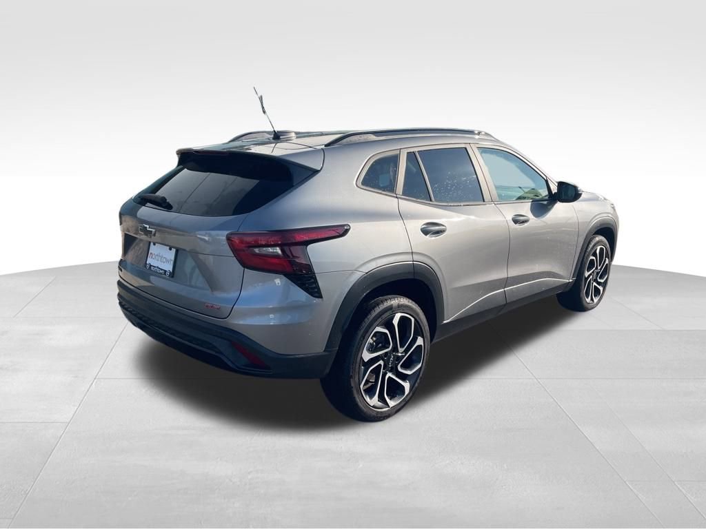 Used 2024 Chevrolet Trax RS w/ Sunroof Package image 7