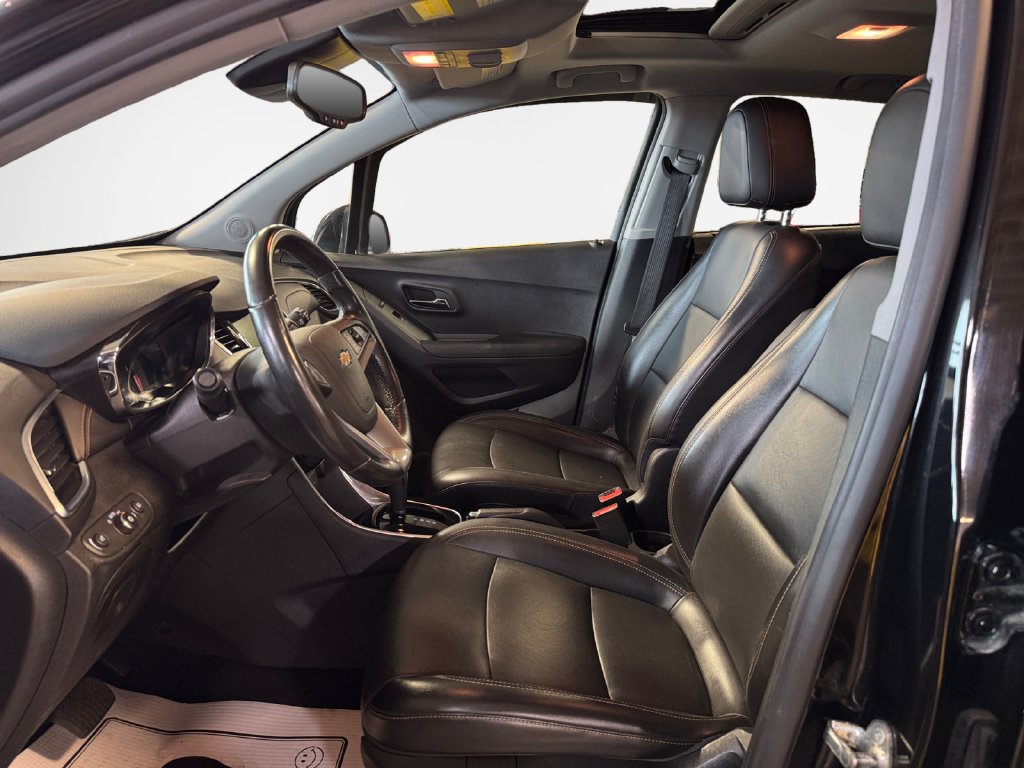 Used 2019 Chevrolet Trax Premier AWD/4WD image 12
