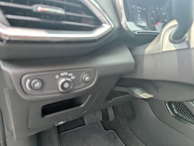 Used 2023 Chevrolet TrailBlazer LT w/ Convenience Package FWD image 17
