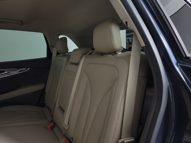 Used 2023 Lincoln Nautilus FWD w/ Premium Package image 14