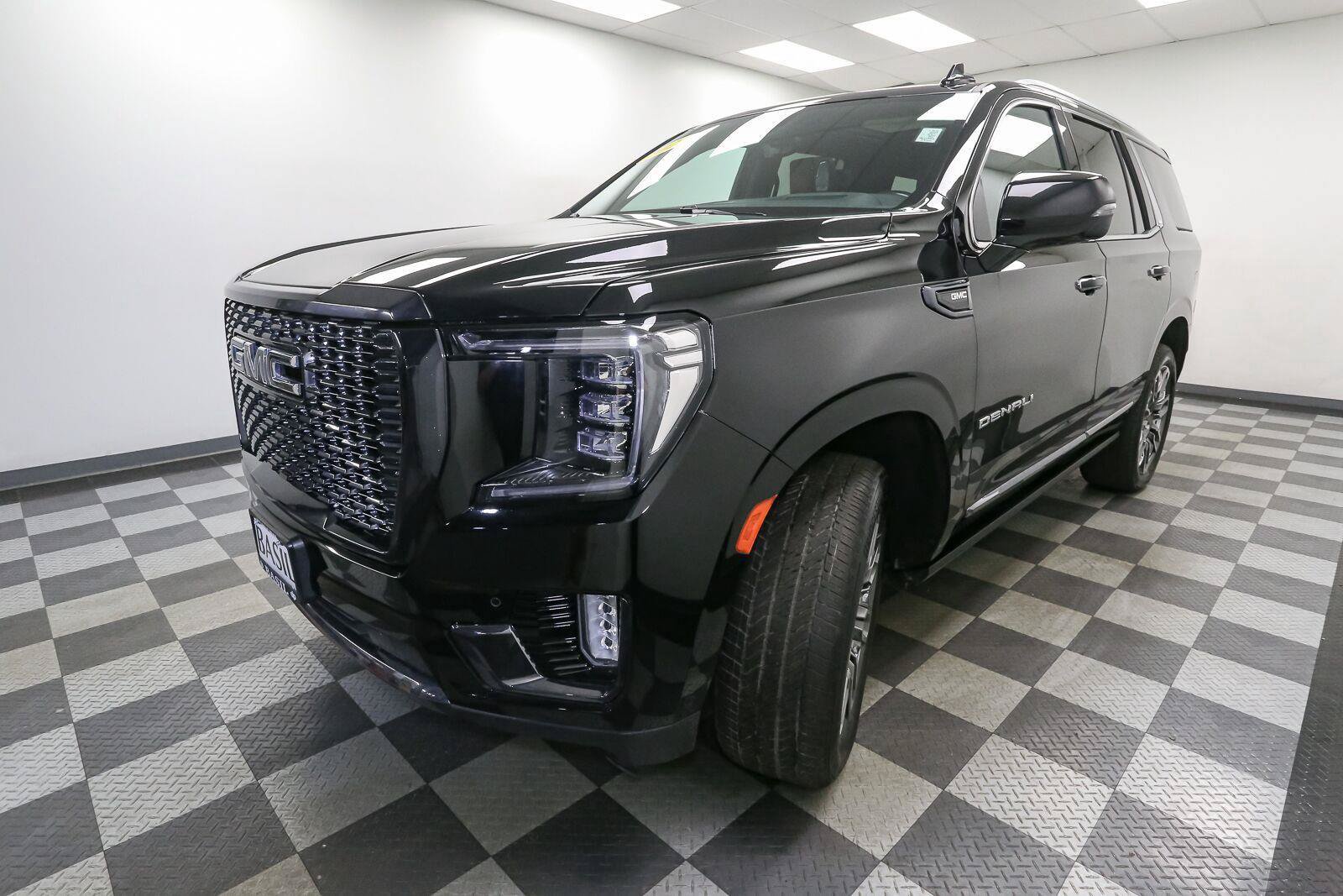 Used 2023 GMC Yukon Denali Ultimate AWD/4WD image 4