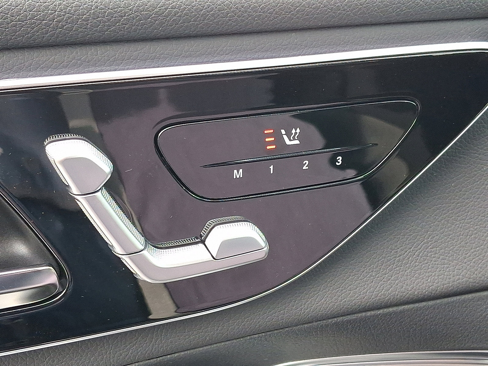 New 2026 Mercedes-Benz GLC 300 4MATIC image 14