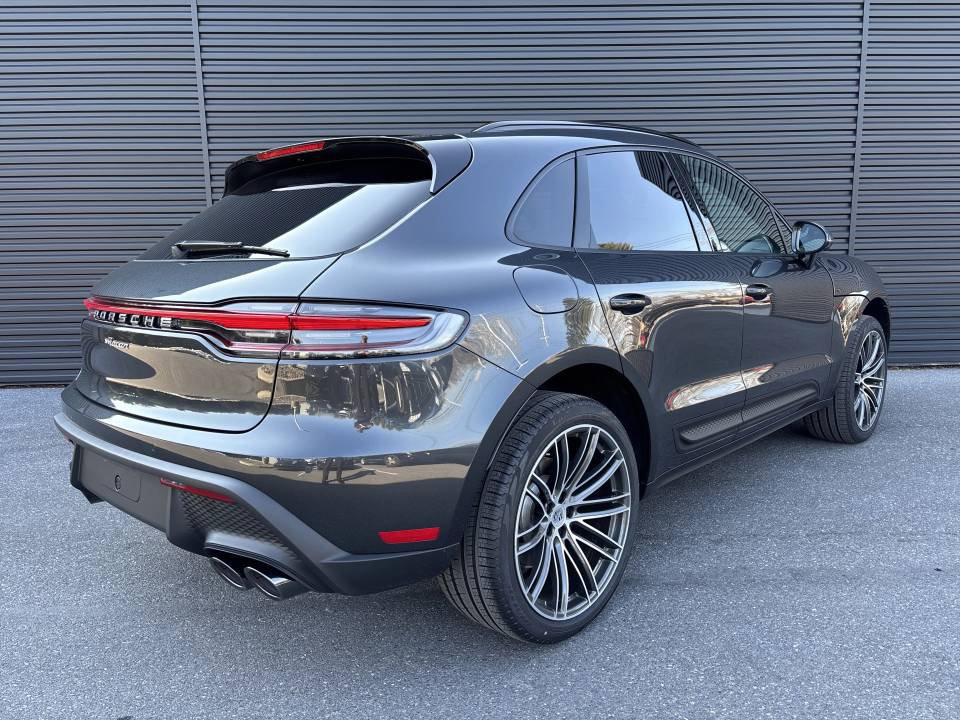 New 2026 Porsche Macan AWD/4WD image 5