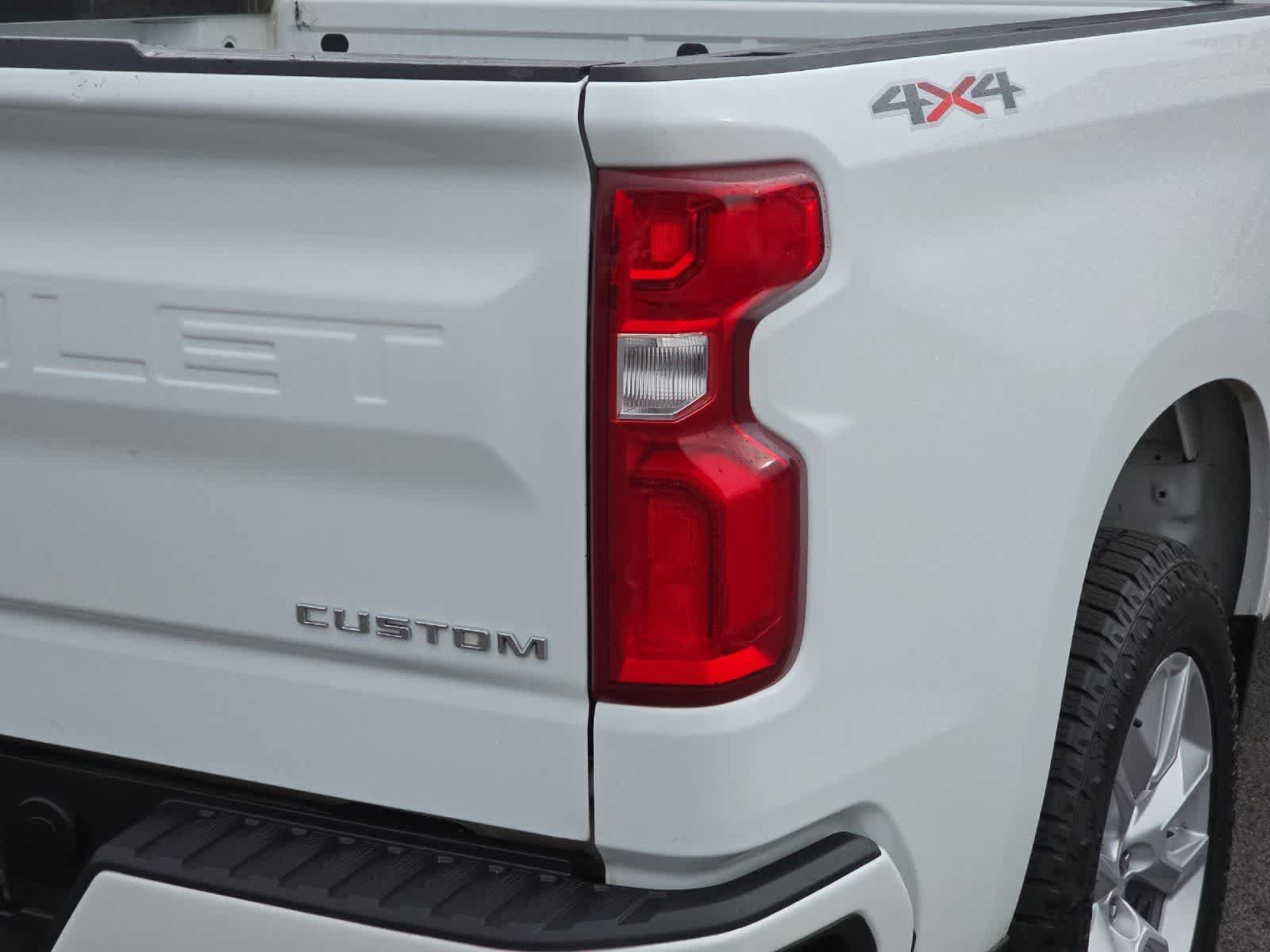 Used 2022 Chevrolet Silverado 1500 Custom AWD/4WD image 25