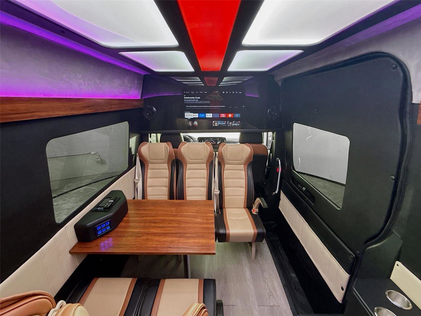 Used 2019 Mercedes-Benz Sprinter 1500 w/ Premium Plus Package image 7
