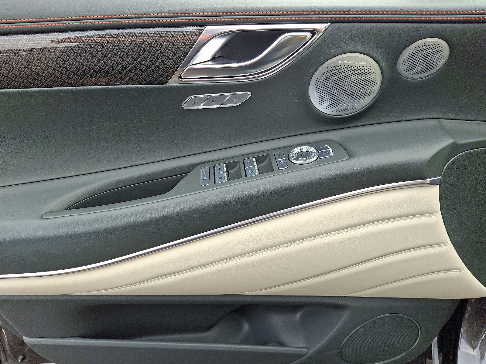 Certified 2025 Genesis GV80 3.5T e-SC image 12