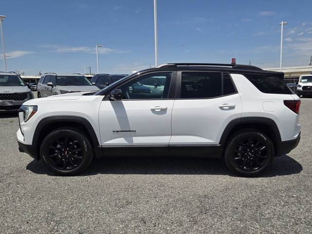 Used 2025 GMC Terrain Elevation w/ Elevation Premium Package AWD/4WD image 4