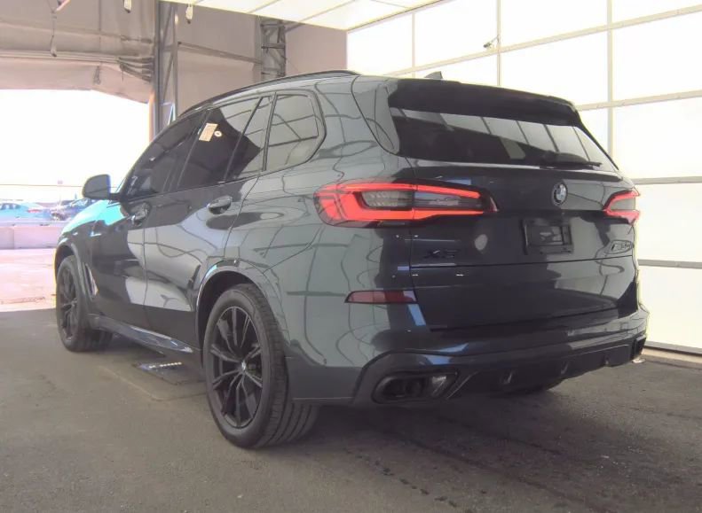 Used 2019 BMW X5 xDrive50i w/ M Sport Package image 5