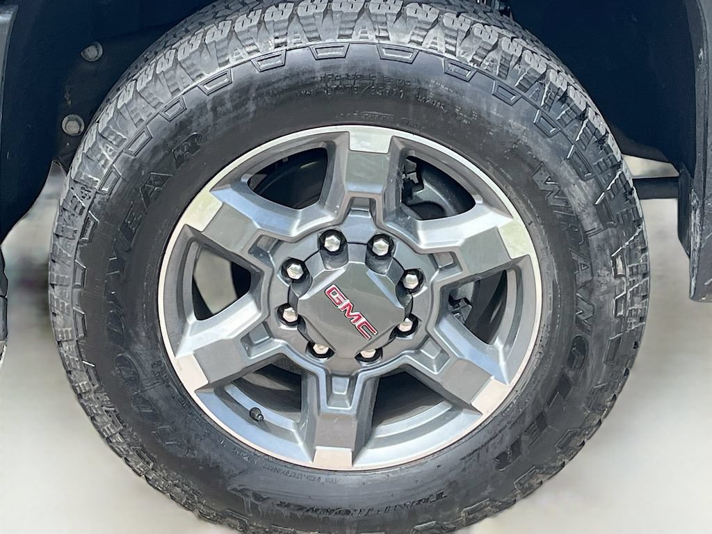 Used 2025 GMC Sierra 2500 AT4 w/ AT4 Premium Plus Package AWD/4WD image 31
